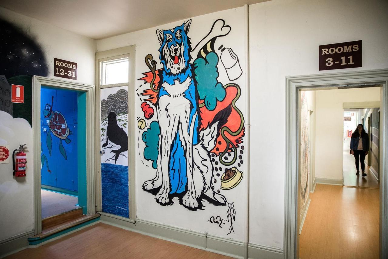 The Pickled Frog Hostel โฮบาร์ต ภายนอก รูปภาพ