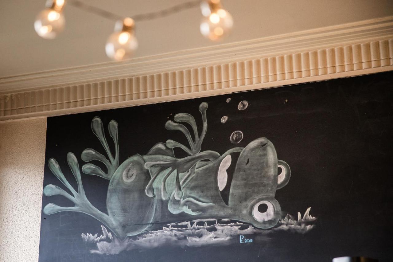 The Pickled Frog Hostel โฮบาร์ต ภายนอก รูปภาพ
