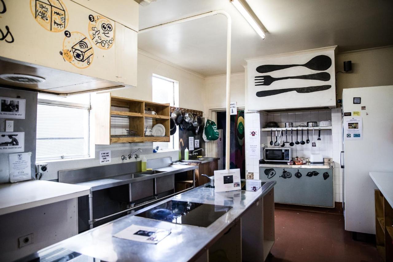 The Pickled Frog Hostel โฮบาร์ต ภายนอก รูปภาพ